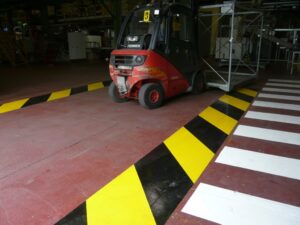 marquage au sol des circulations et zones de sécurité